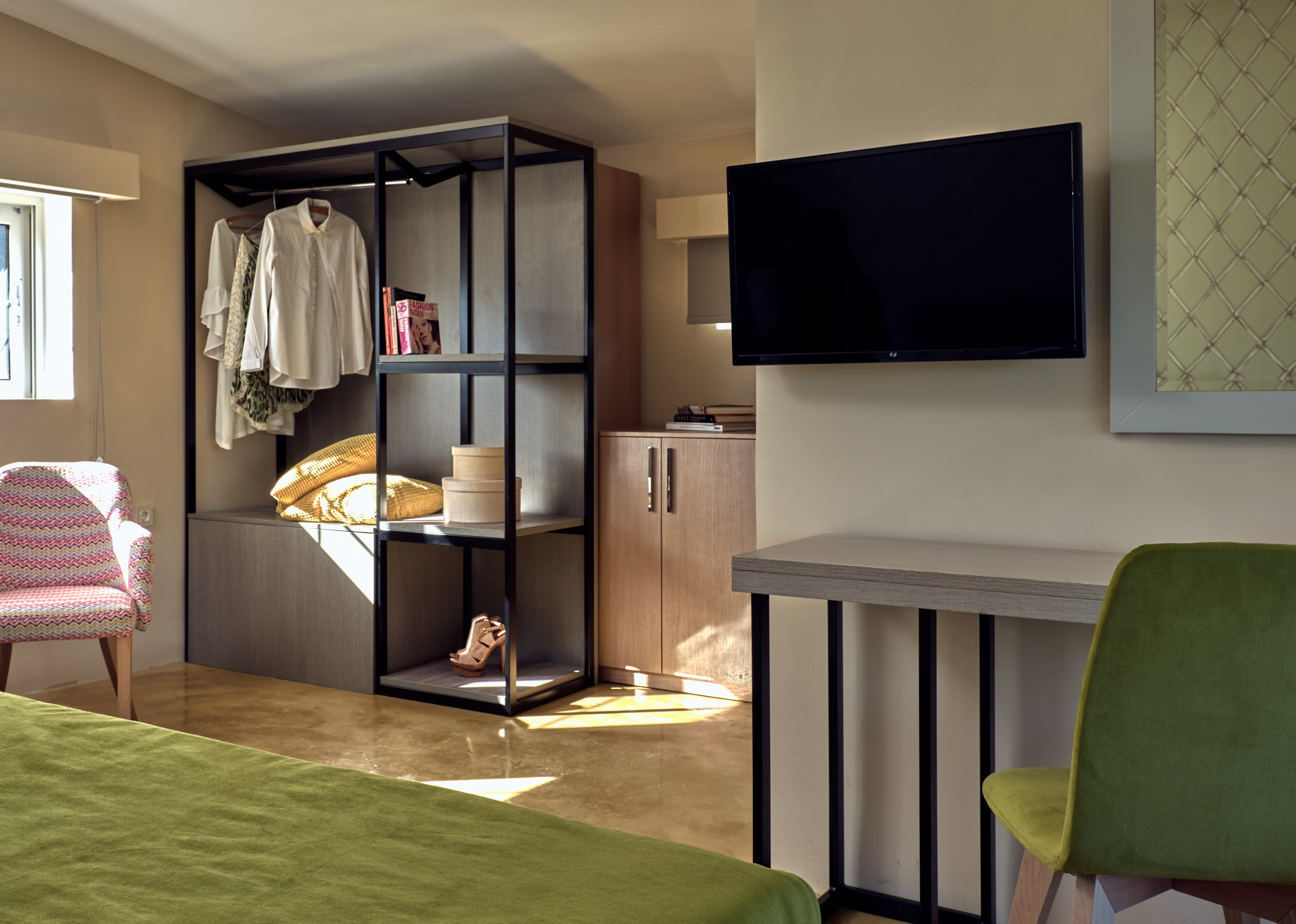 Koukounaria Hotel & Suites