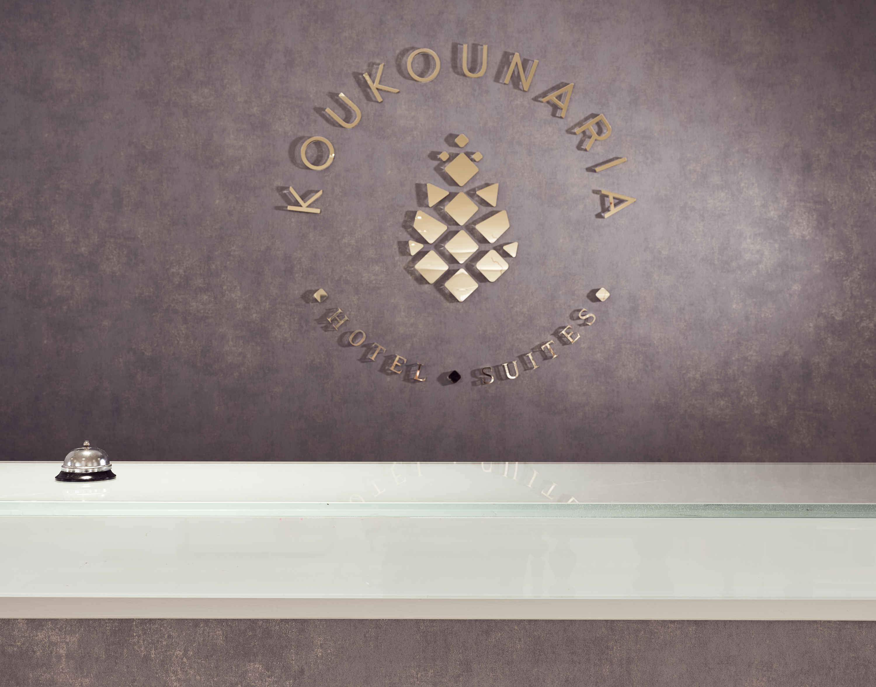 Koukounaria Hotel & Suites