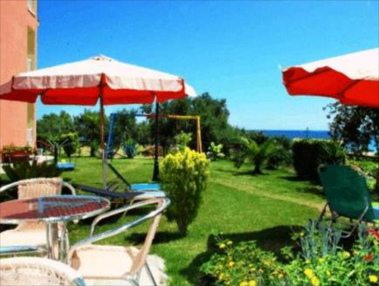 Amoudi Hotel Studios & Apartments
