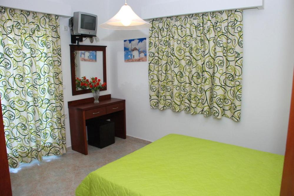 Amoudi Hotel Studios & Apartments
