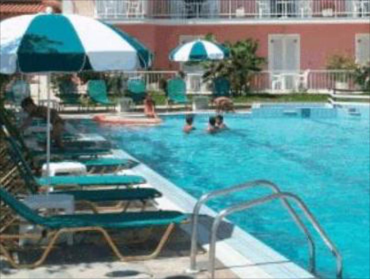 Amoudi Hotel Studios & Apartments