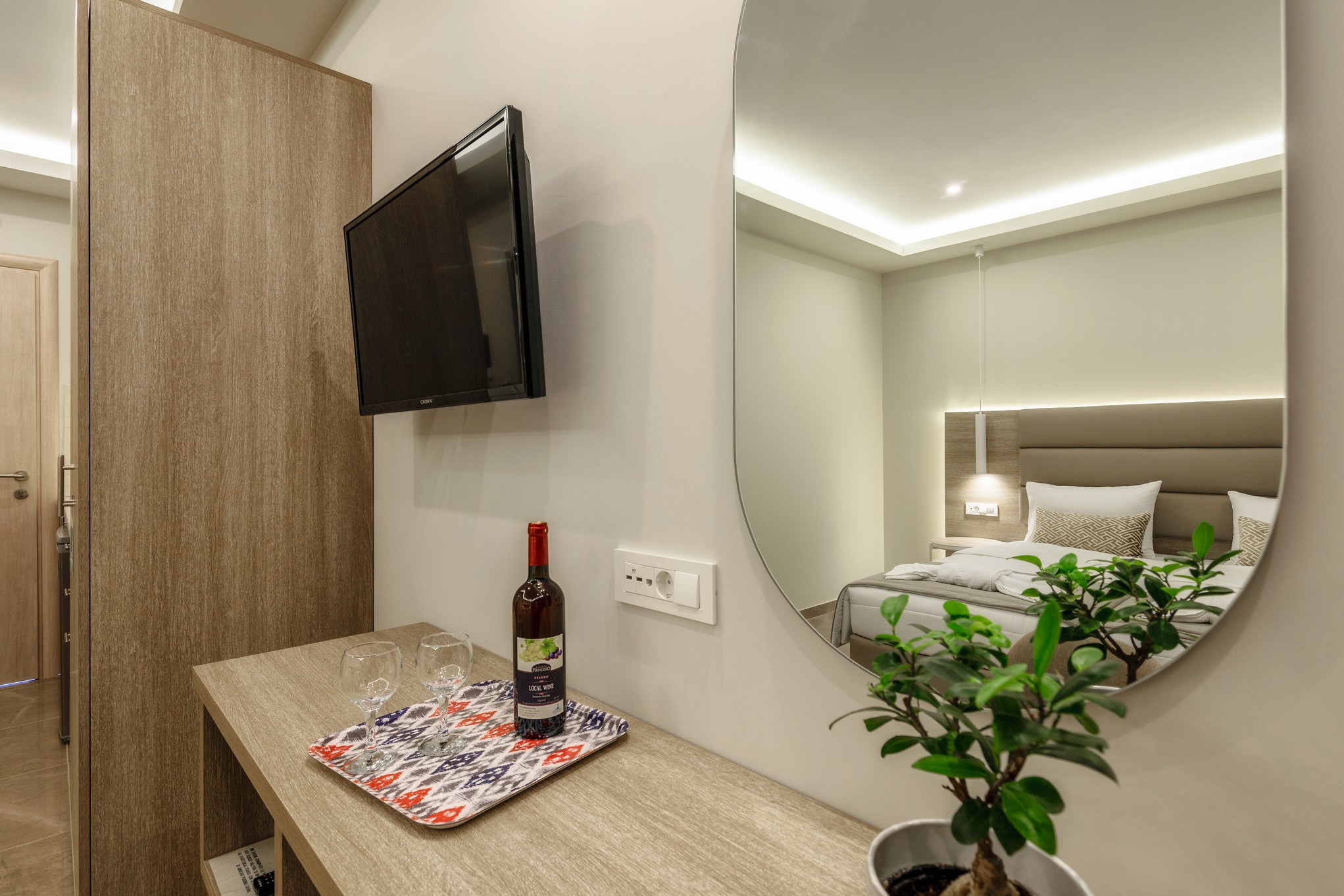 Remezzo Studios & Apartments