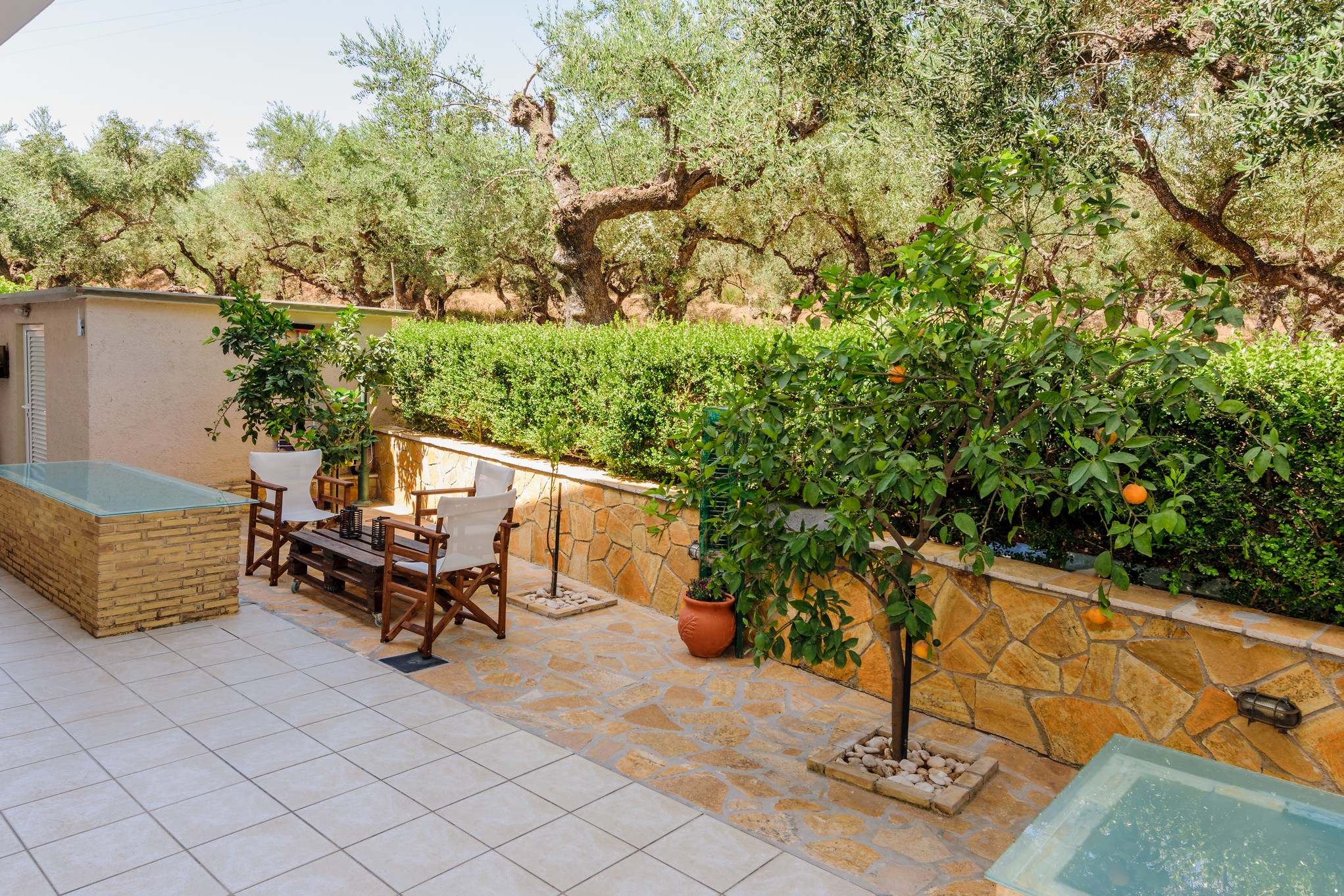 Remezzo Studios & Apartments