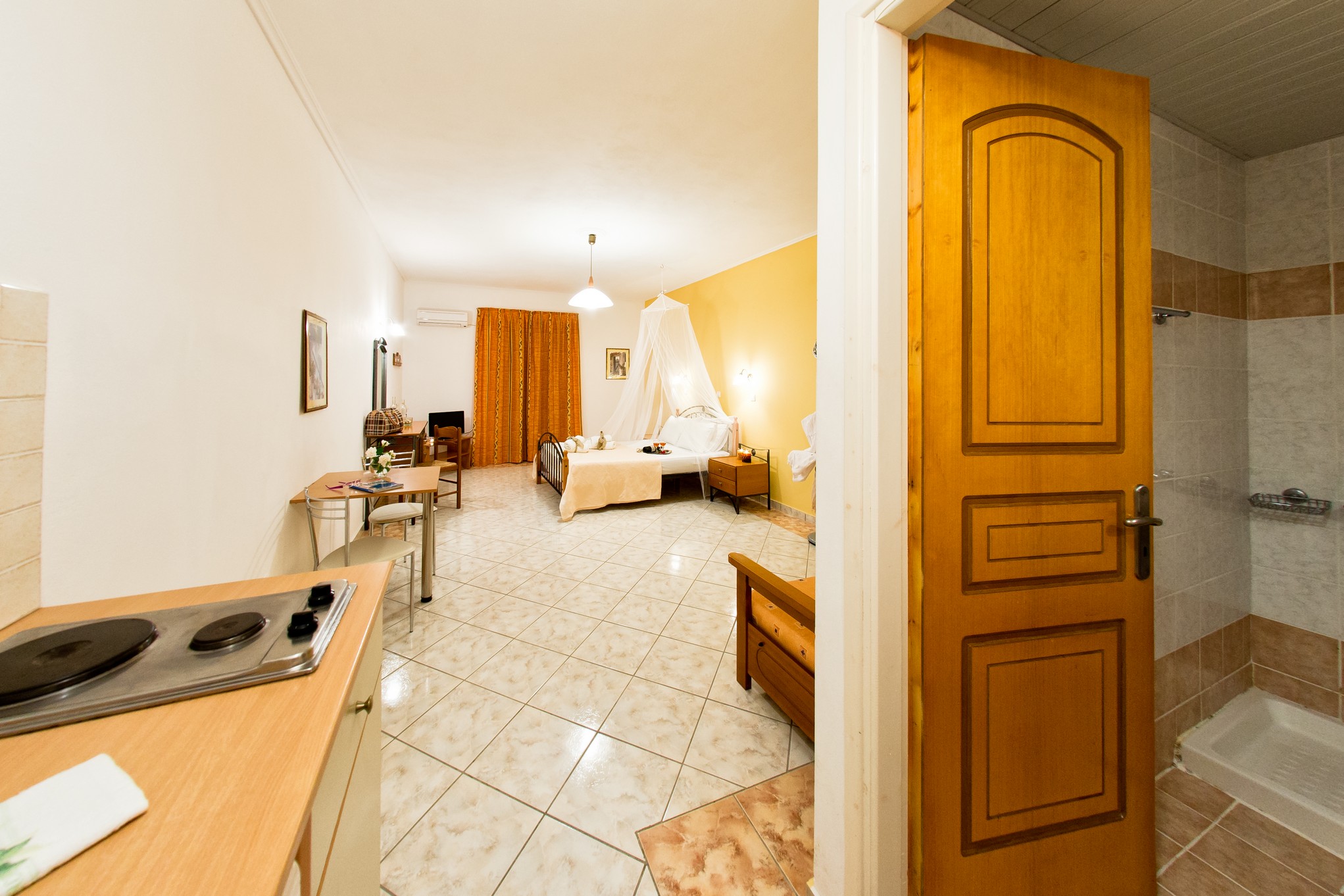 Remezzo Studios & Apartments