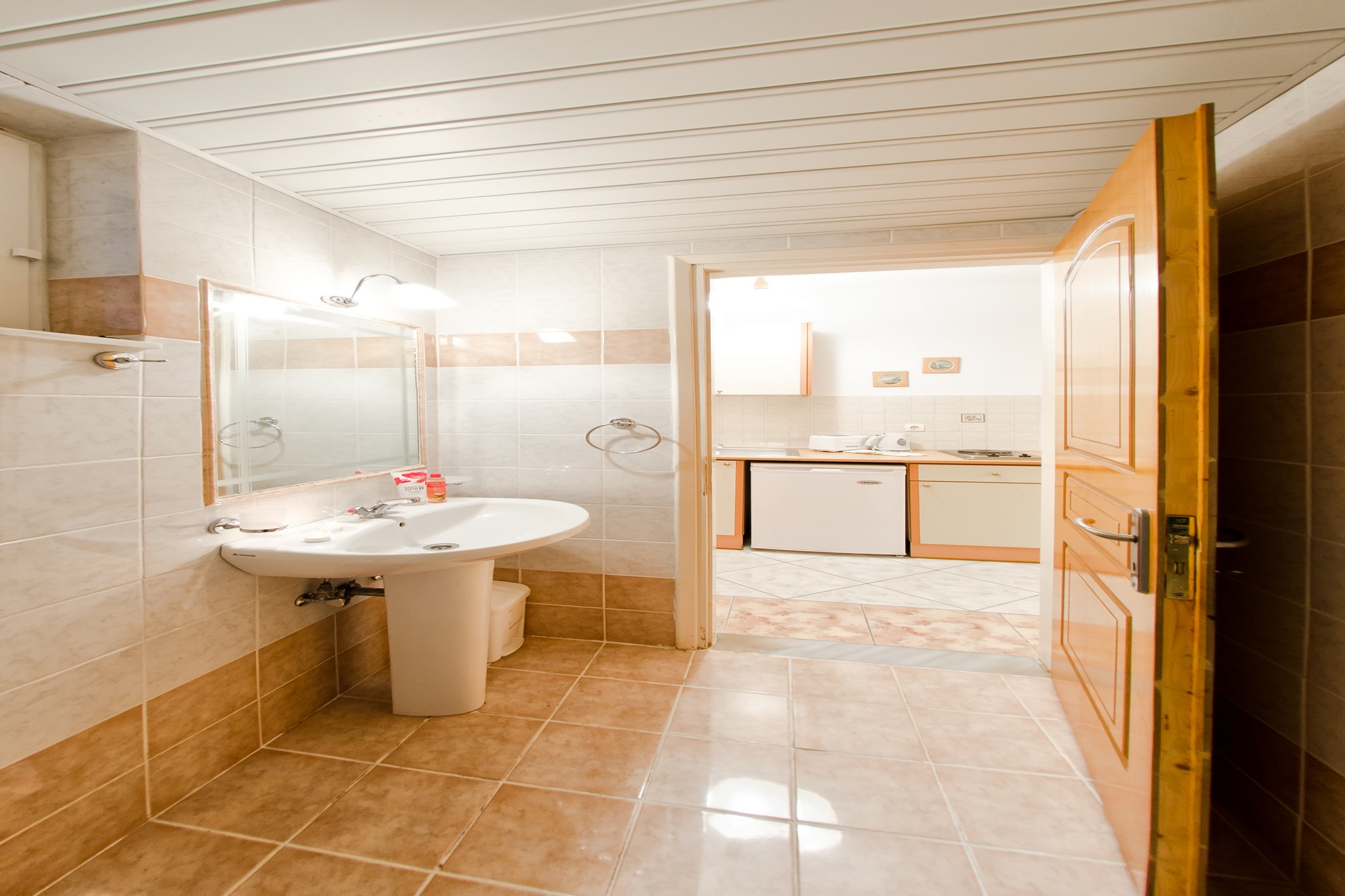 Remezzo Studios & Apartments