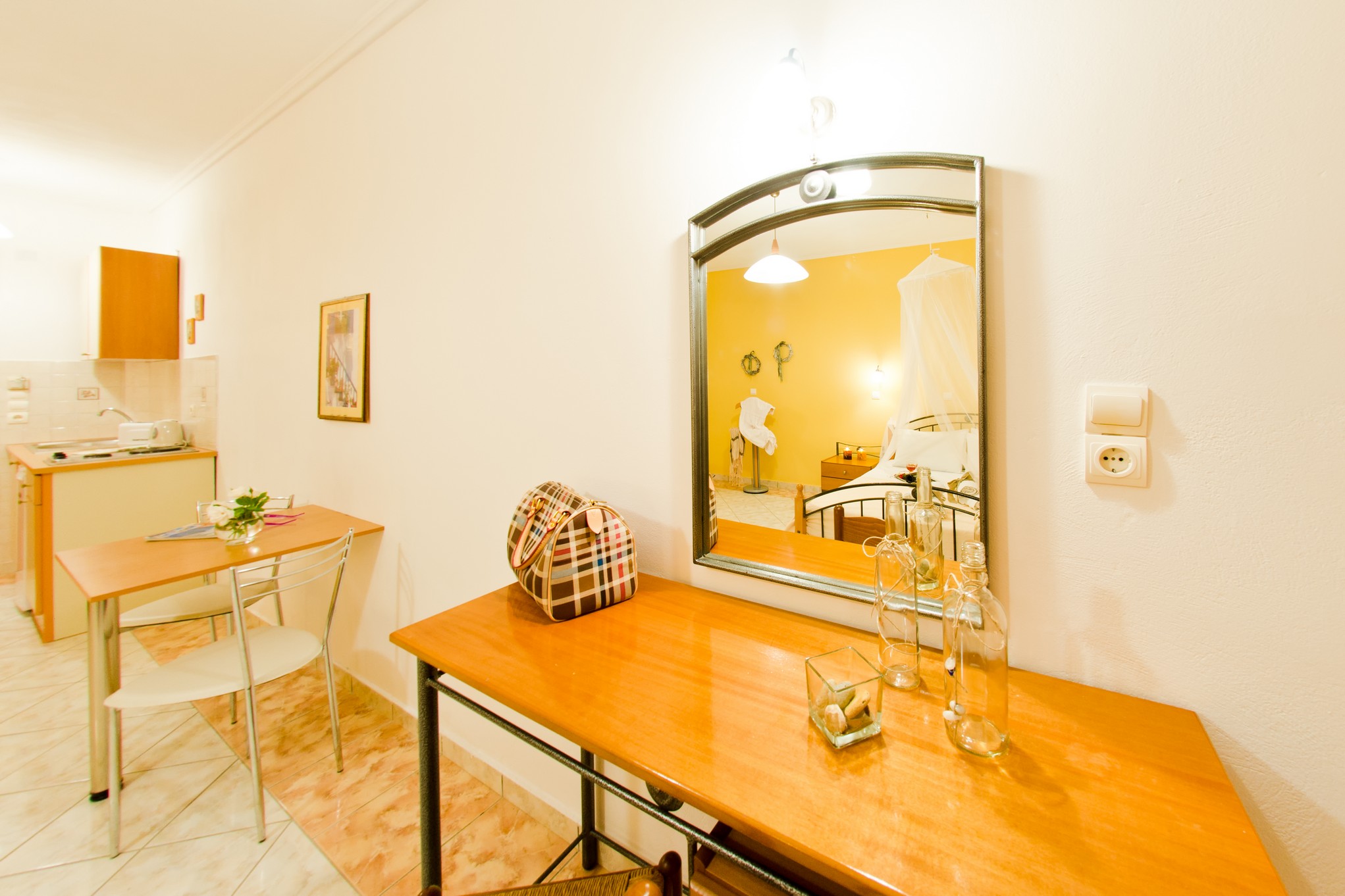 Remezzo Studios & Apartments