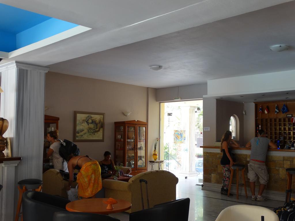 Iniohos Hotel