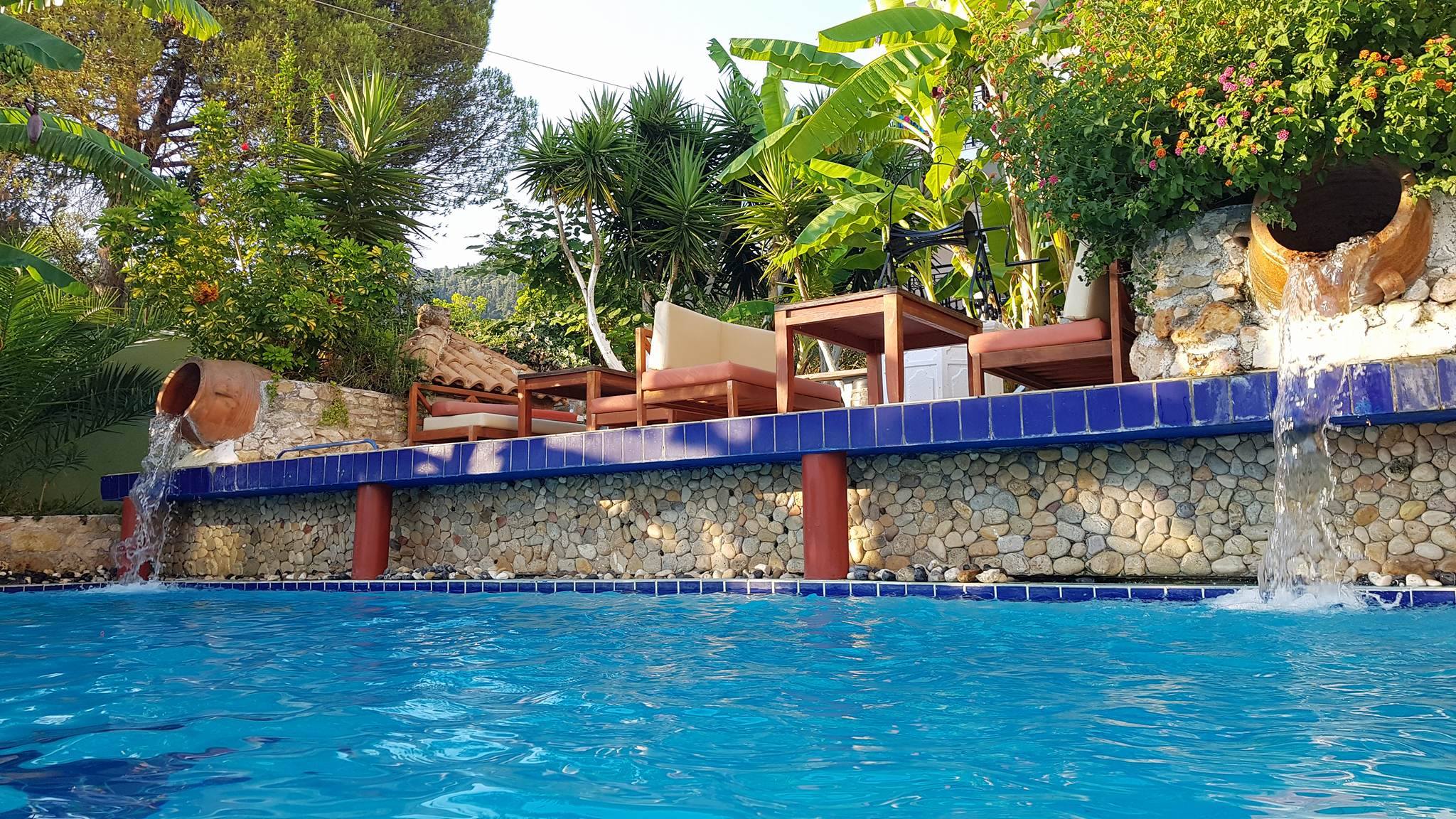Iniohos Hotel