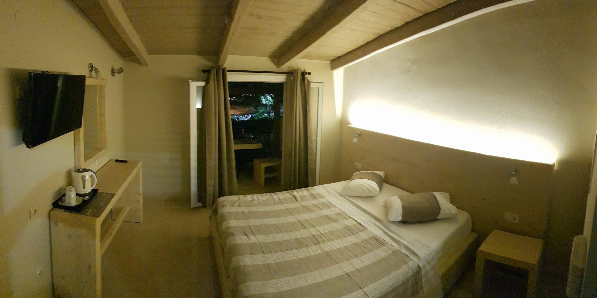 Iniohos Hotel