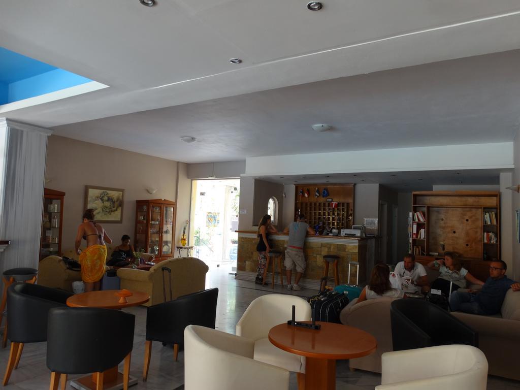 Iniohos Hotel