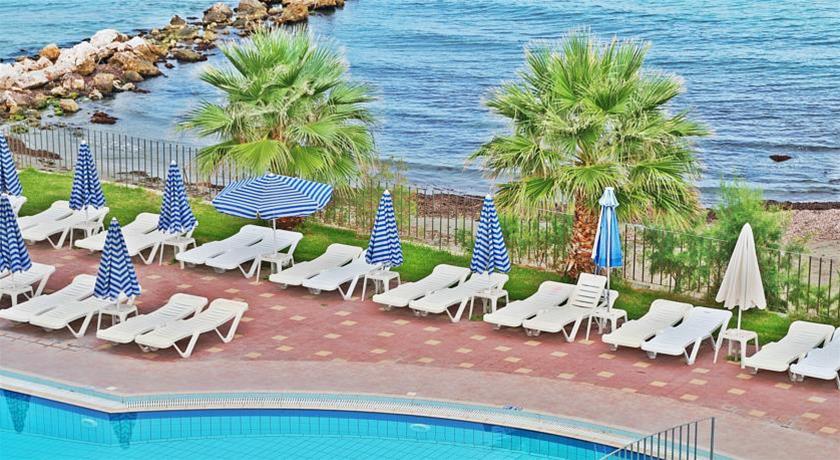 Boletsos Beach Holiday Resort