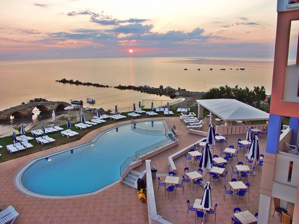 Xenos Kamara Beach Hotel