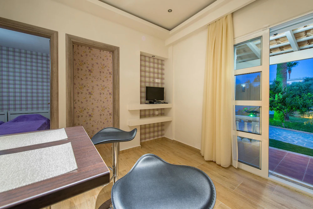 Aeolos Boutique Hotel & Suites