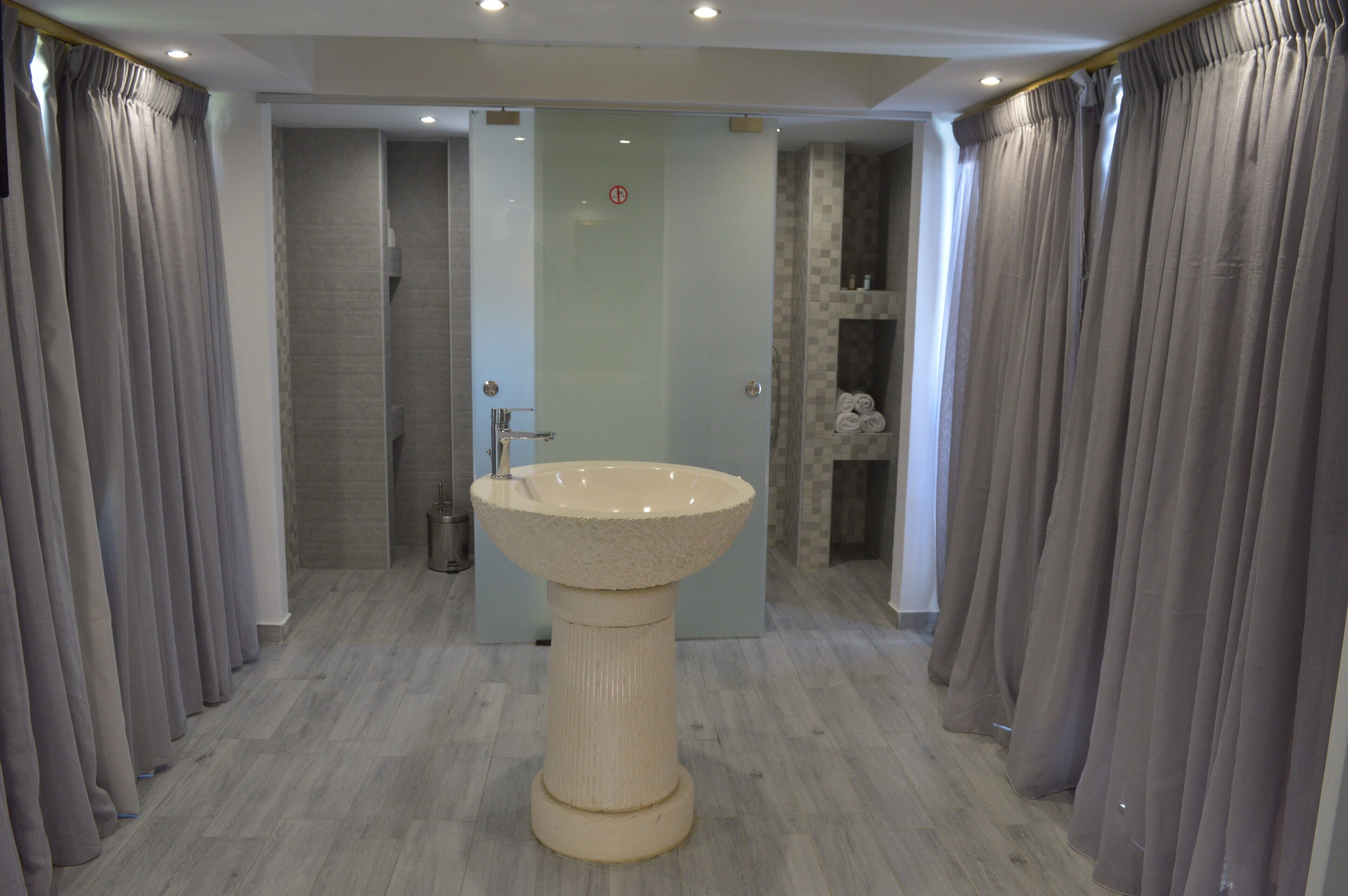 Anagenessis Suites & Spa Resort