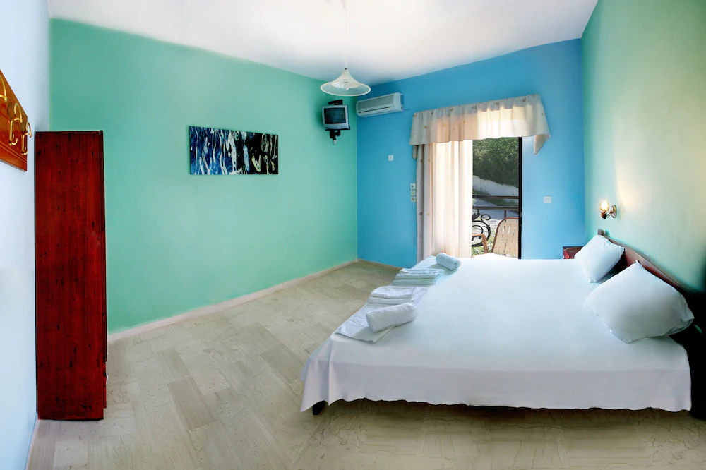 Plubis Studios & Apartments