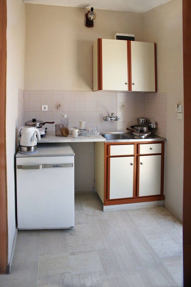 Plubis Studios & Apartments