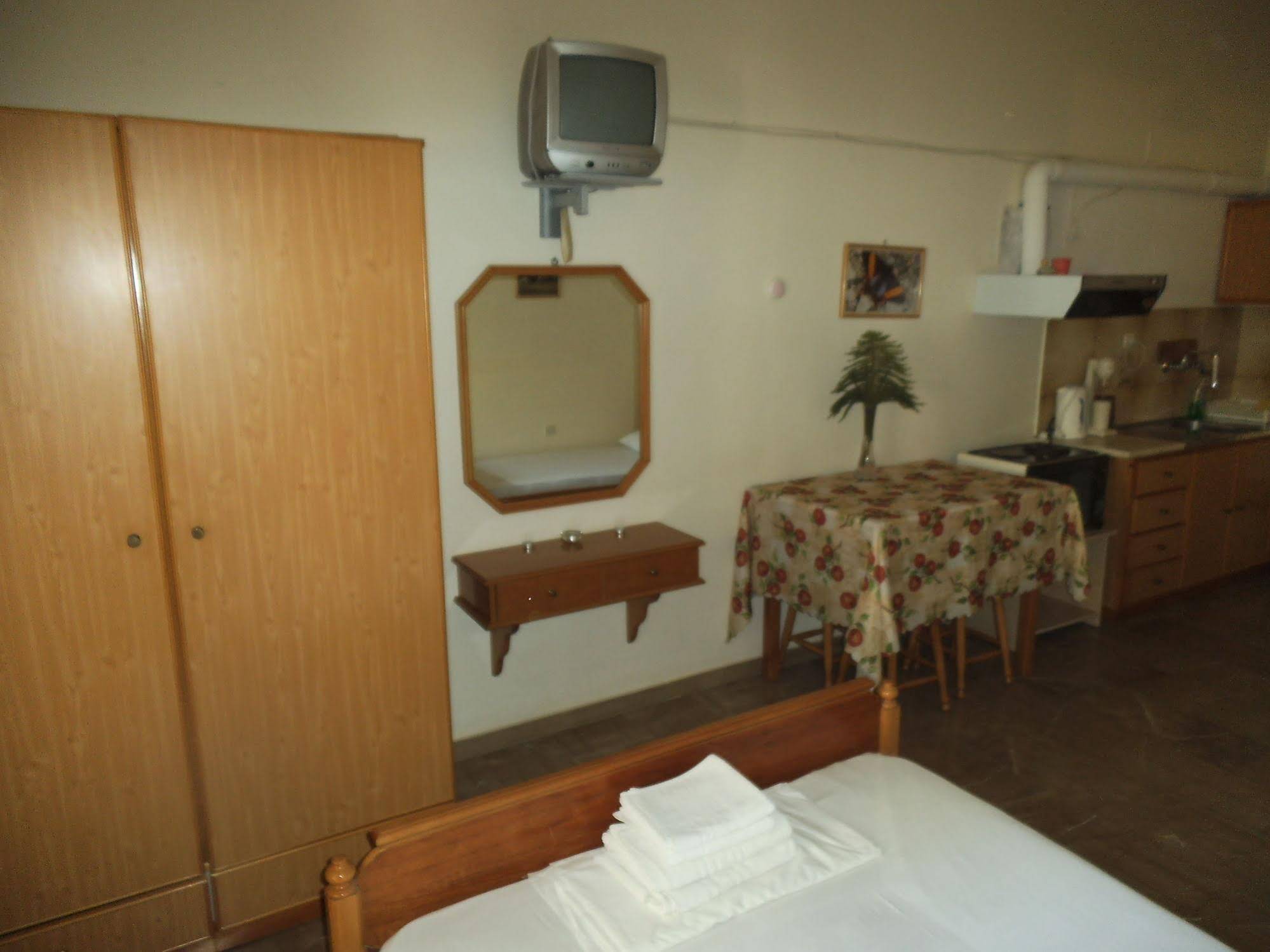 Villa Xenos Studios & Apartments