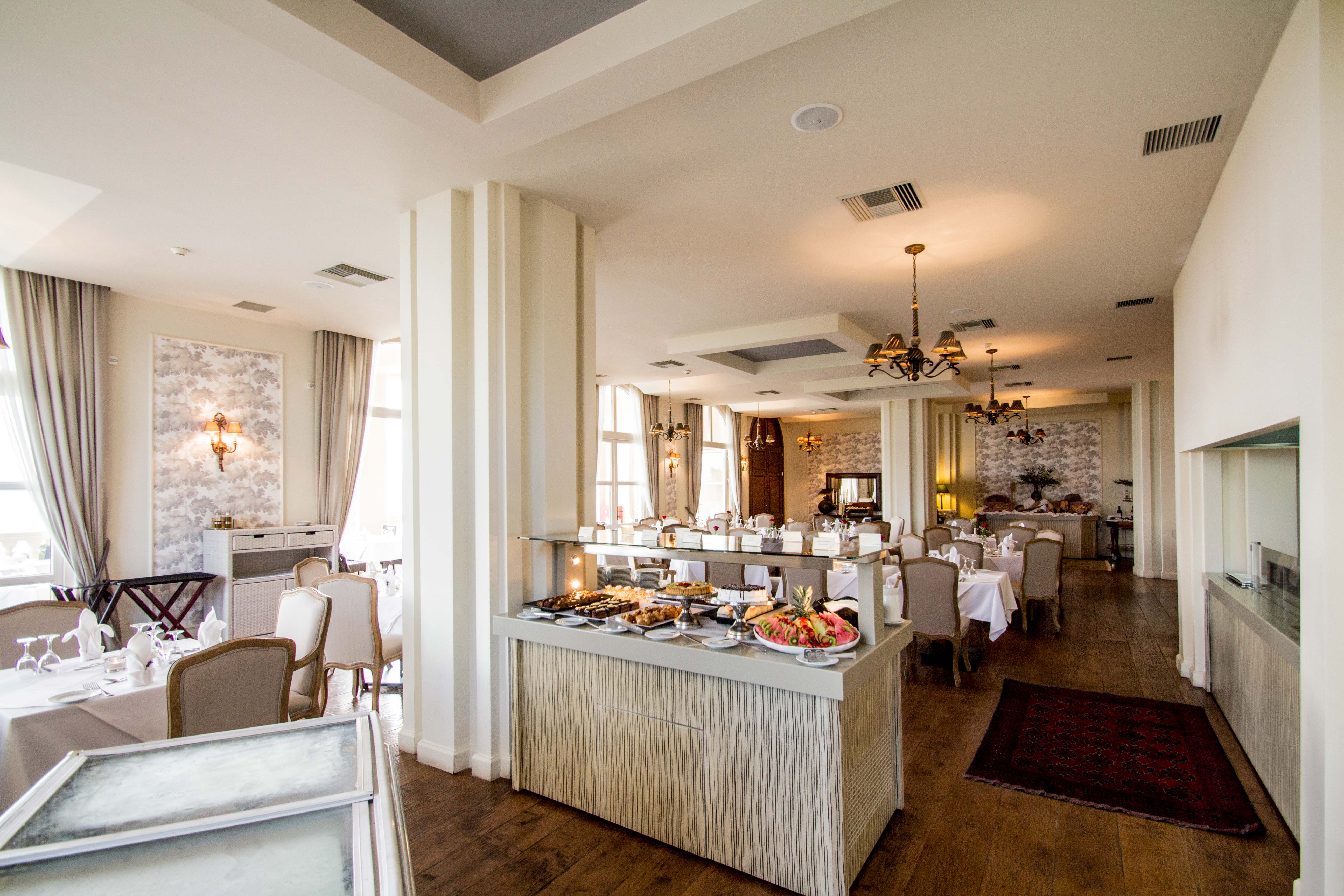 Comer Ionian Palace