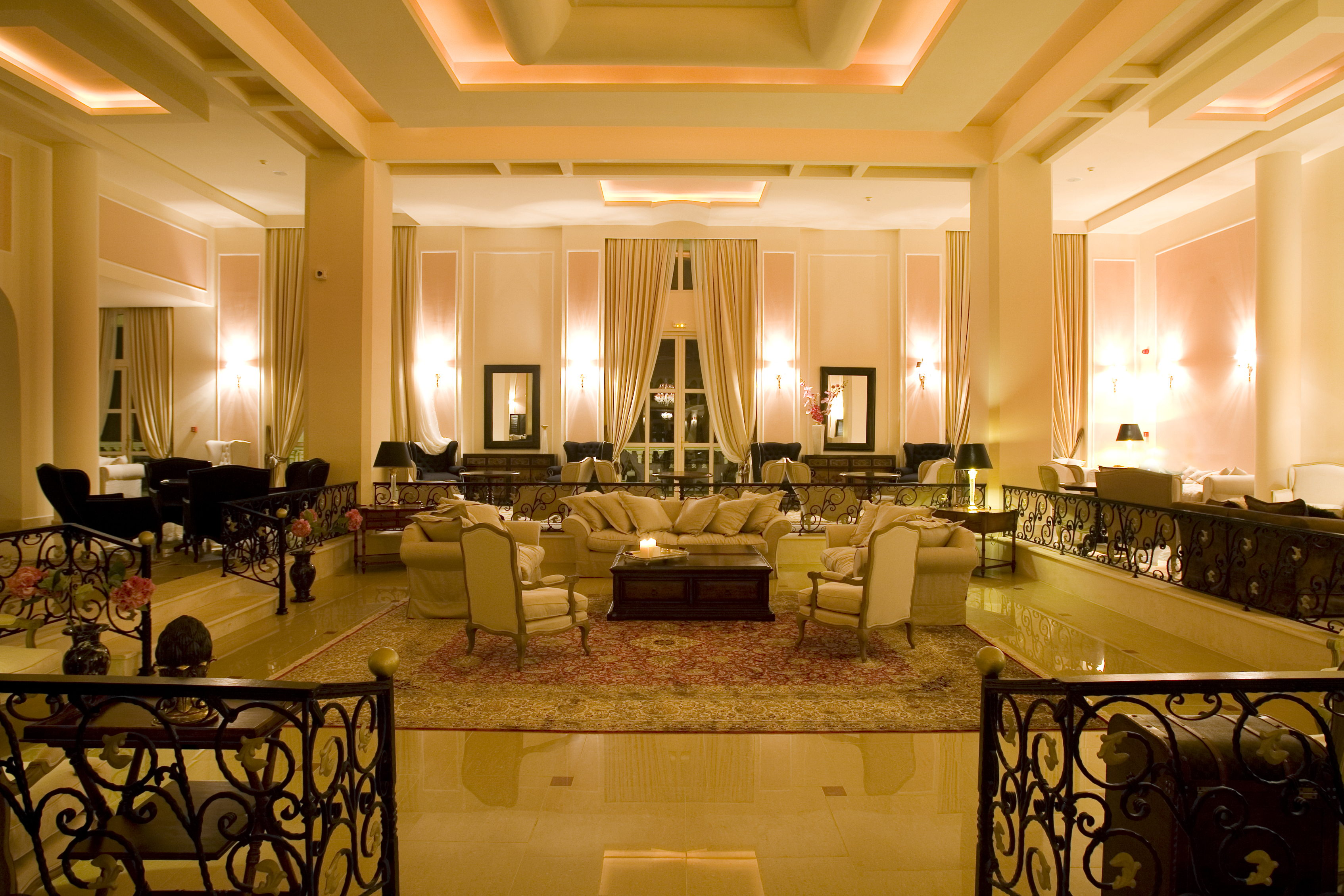 Comer Ionian Palace