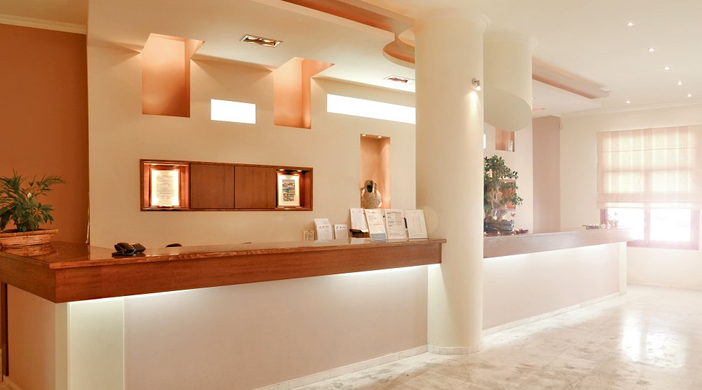 Belussi Beach Hotel & Suites