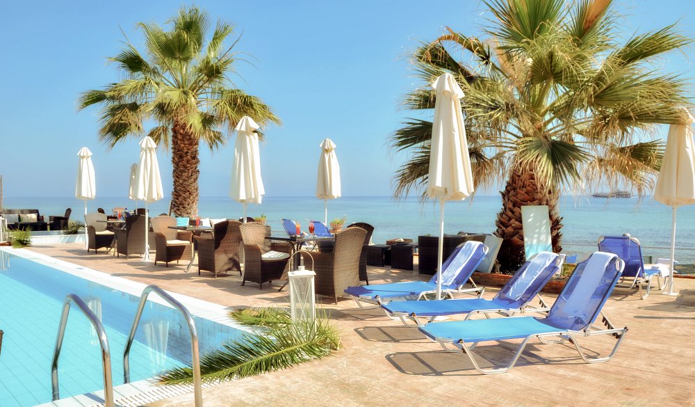 Belussi Beach Hotel & Suites