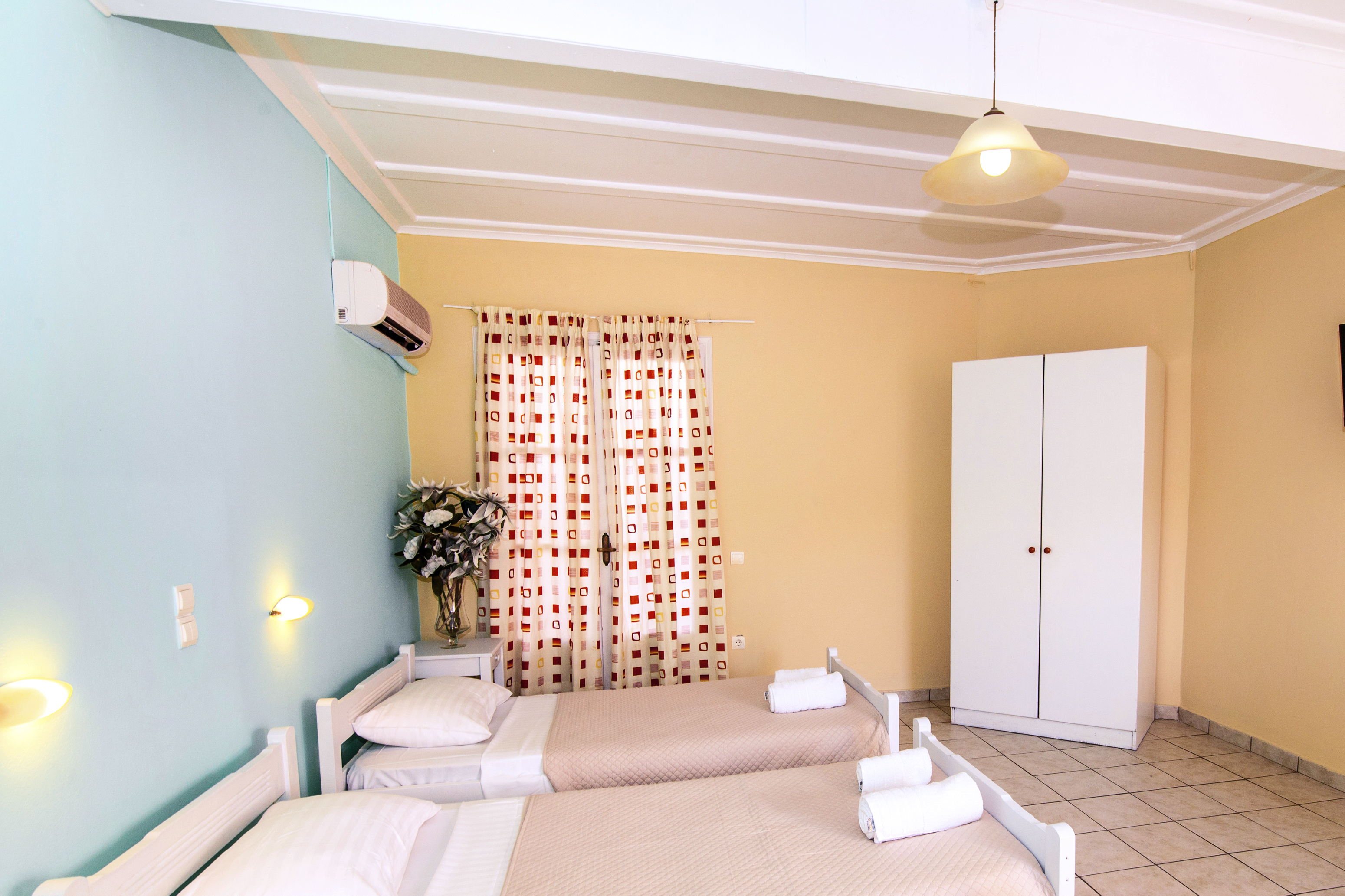 Apple Hotel