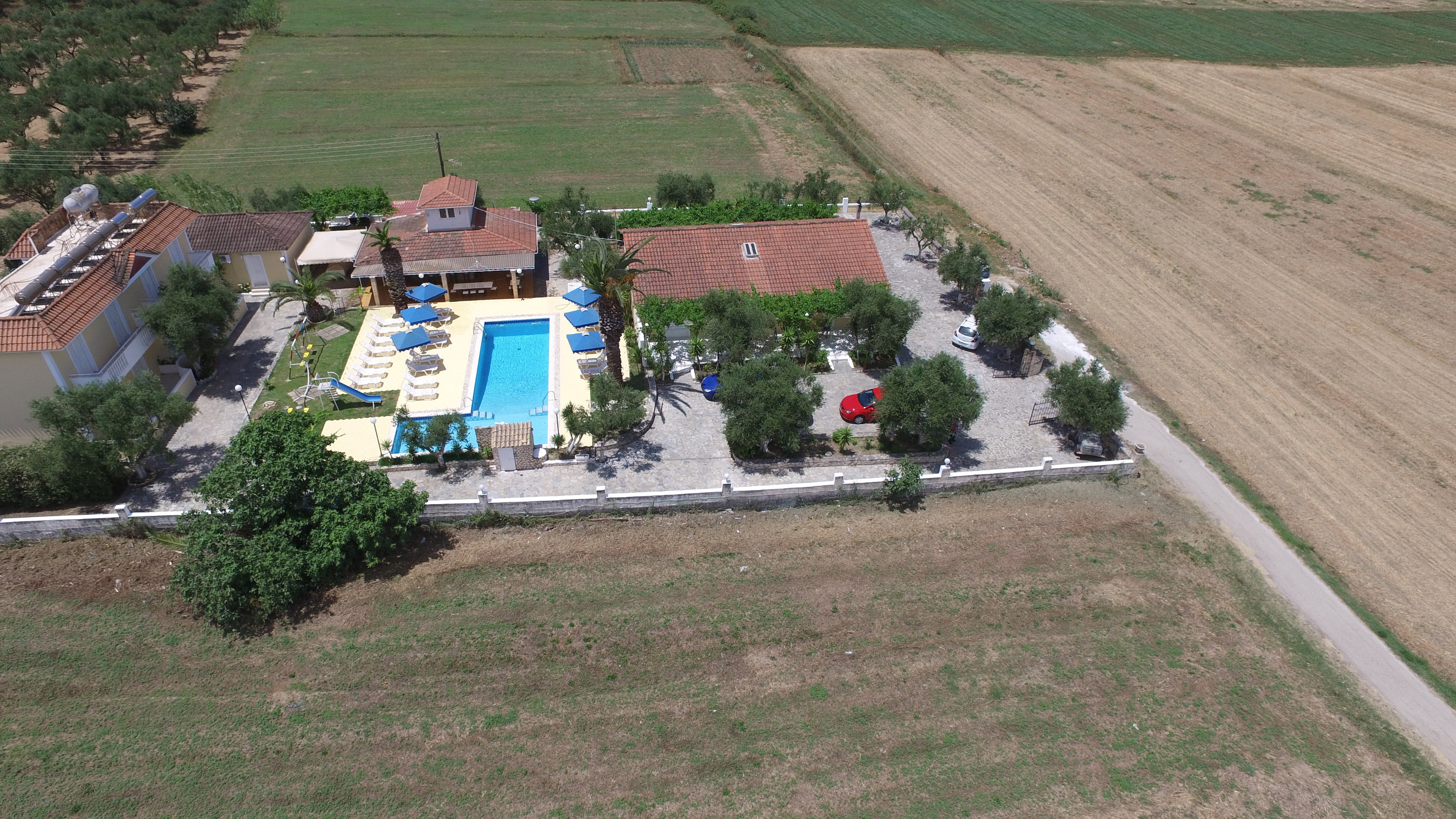 Mirsini Studios & Apartments