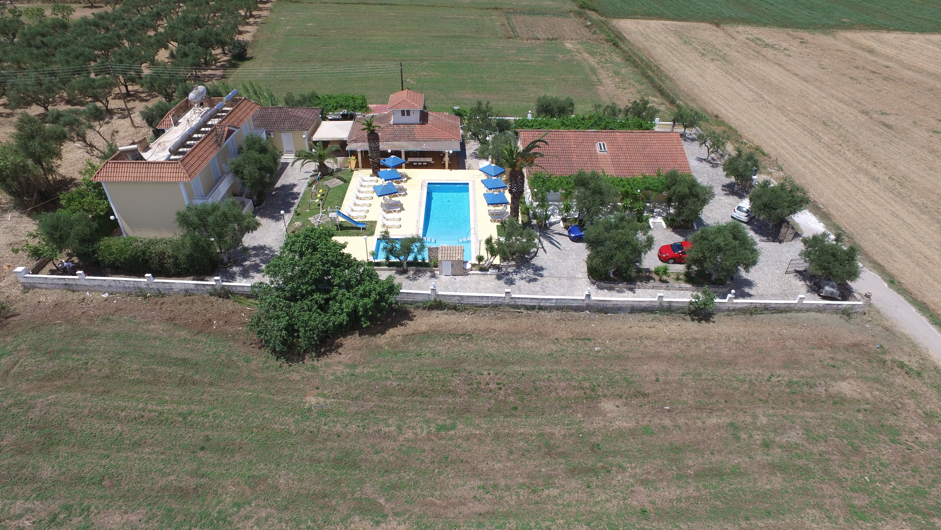 Mirsini Studios & Apartments