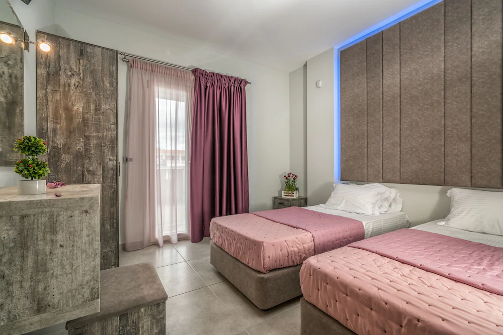 Savvas Luxury Suites