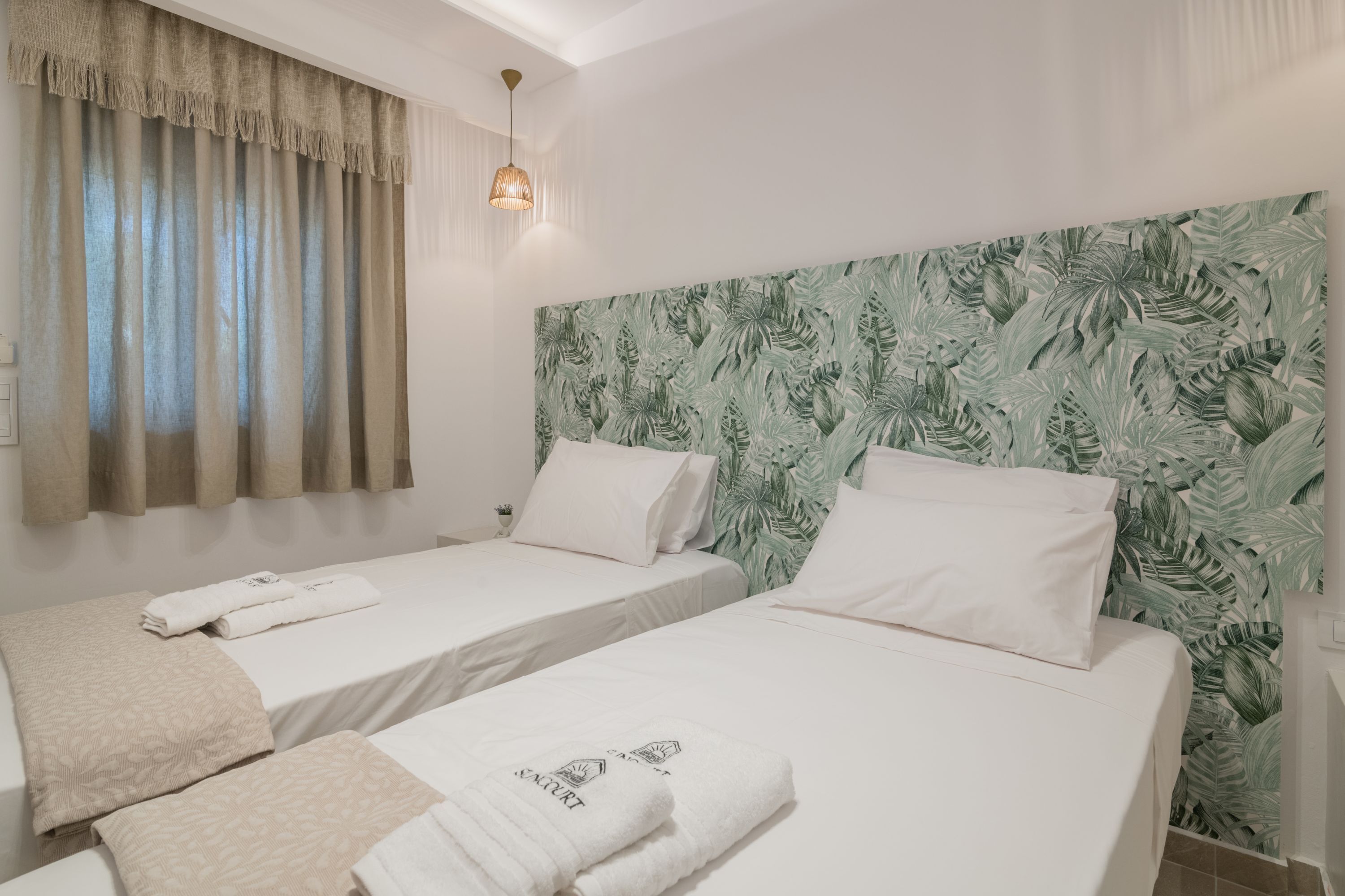 Suncourt Lux Rooms
