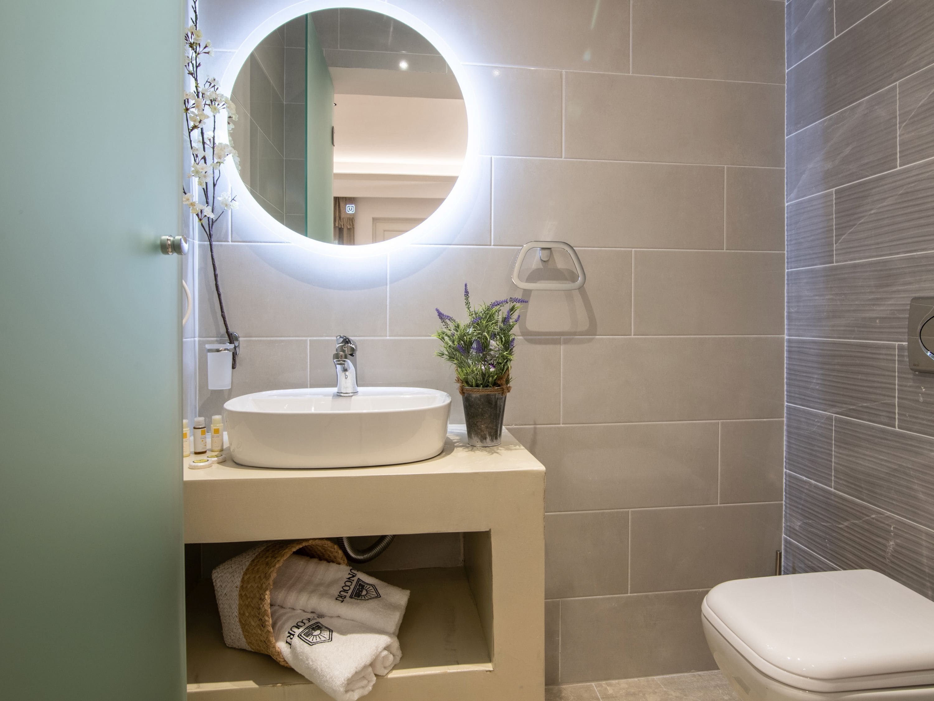 Suncourt Lux Rooms