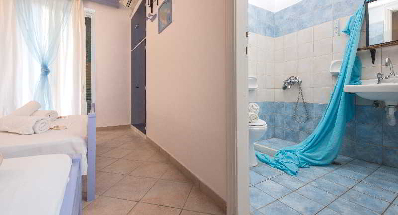 Pansion Limni Studios & Apartments