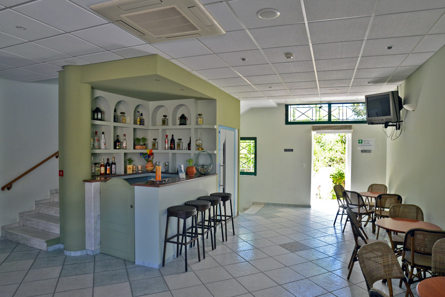 Alamis Hotel & Apartments