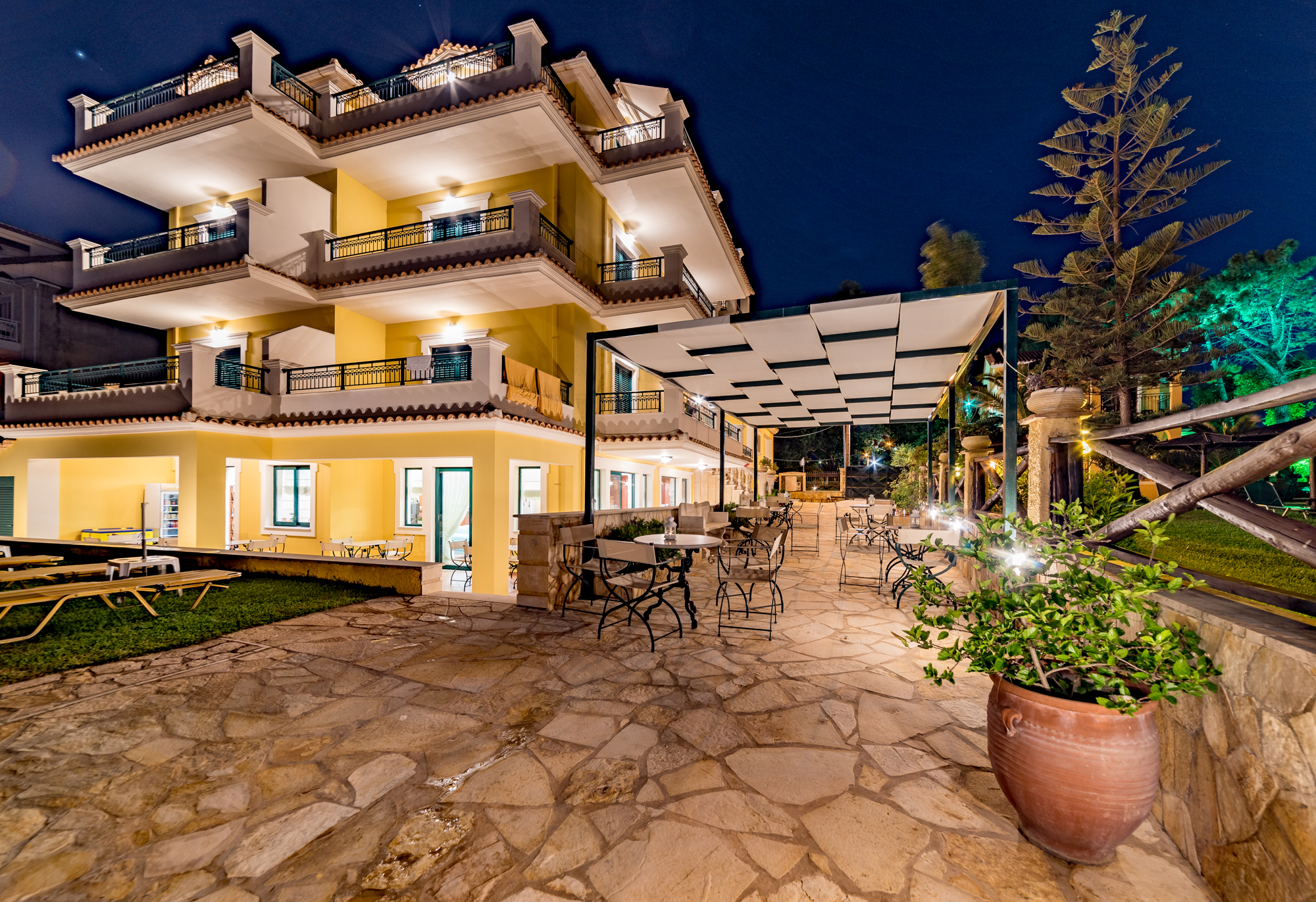 Andreolas Luxury Suites Hotel