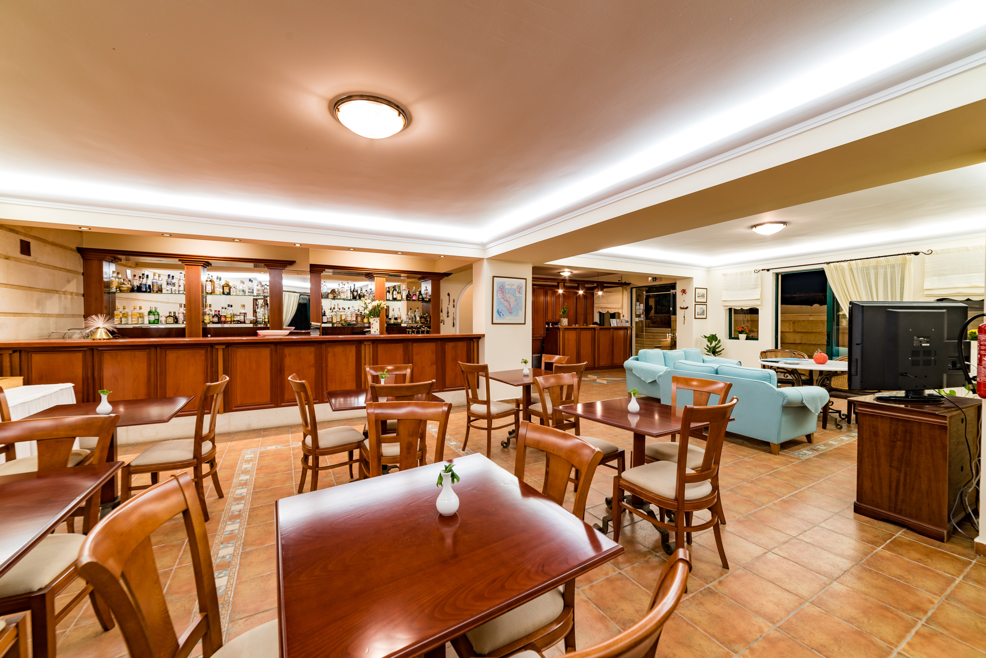 Andreolas Luxury Suites Hotel