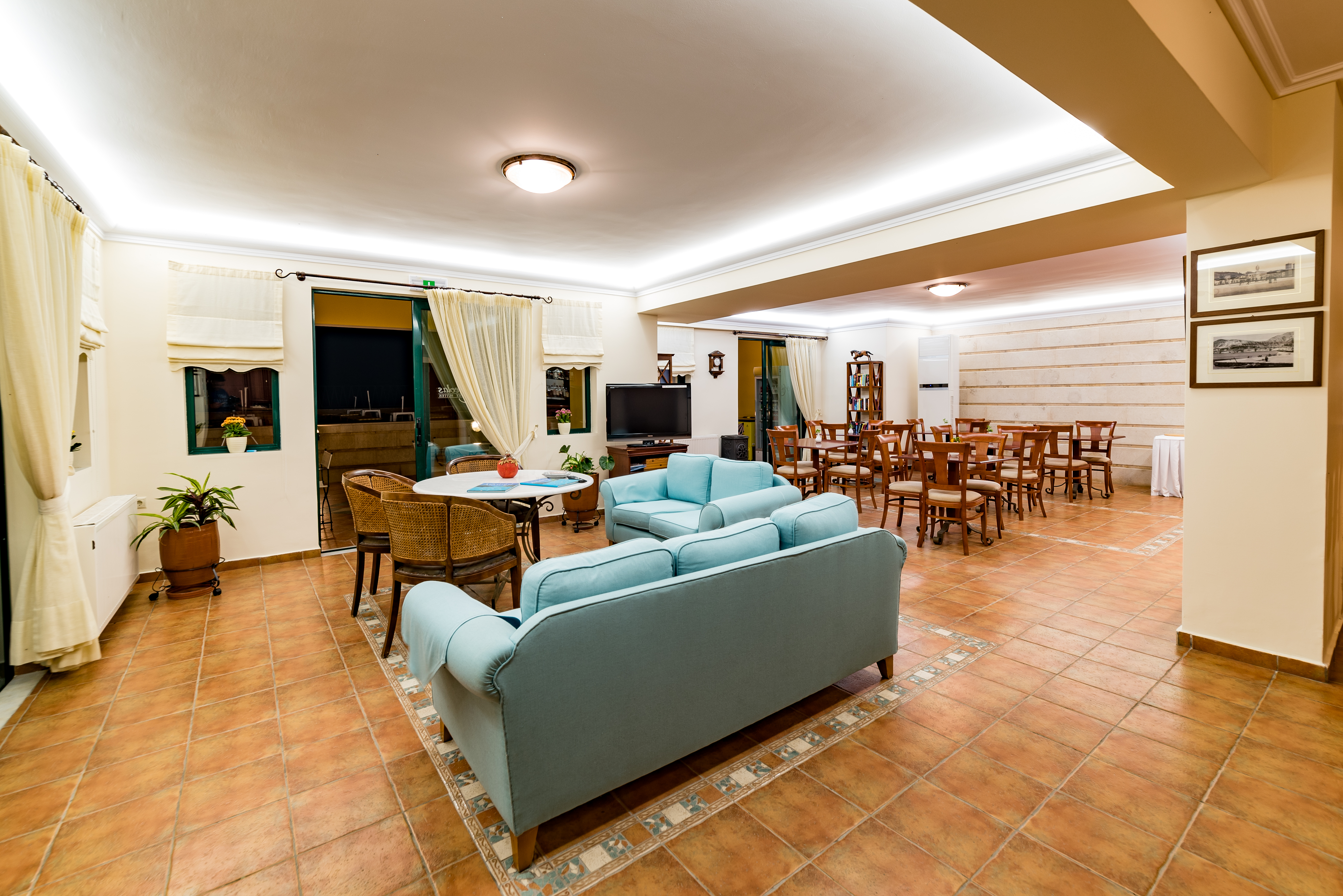 Andreolas Luxury Suites Hotel