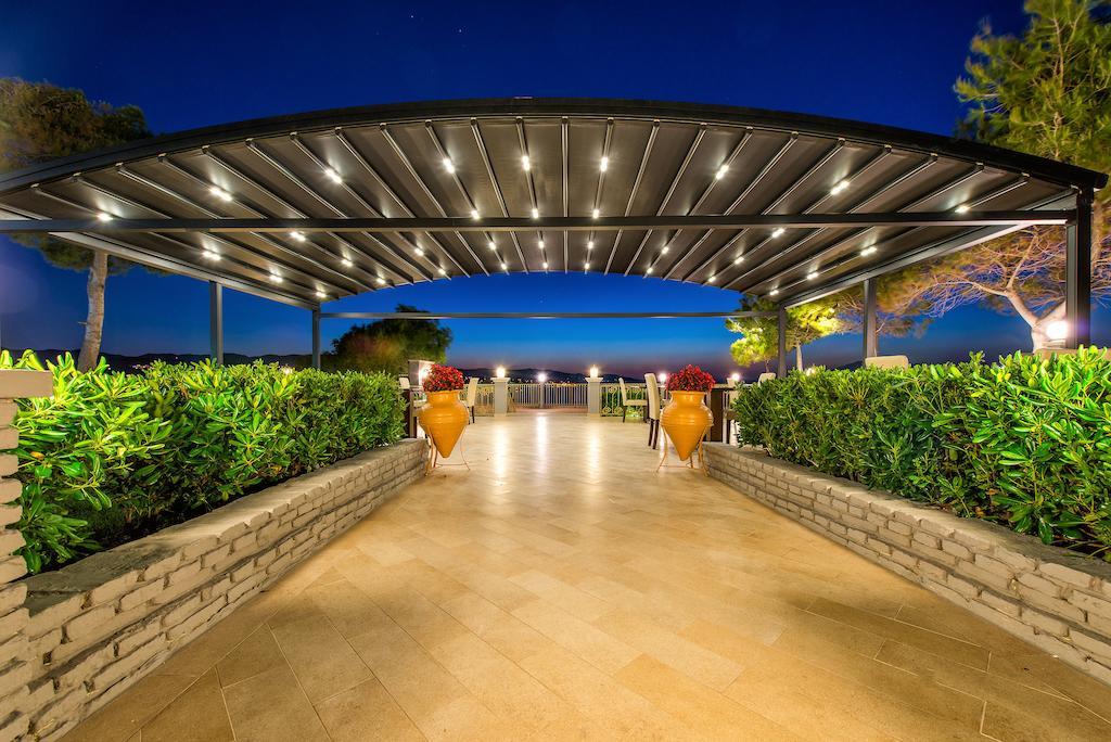 Balcony Hotel