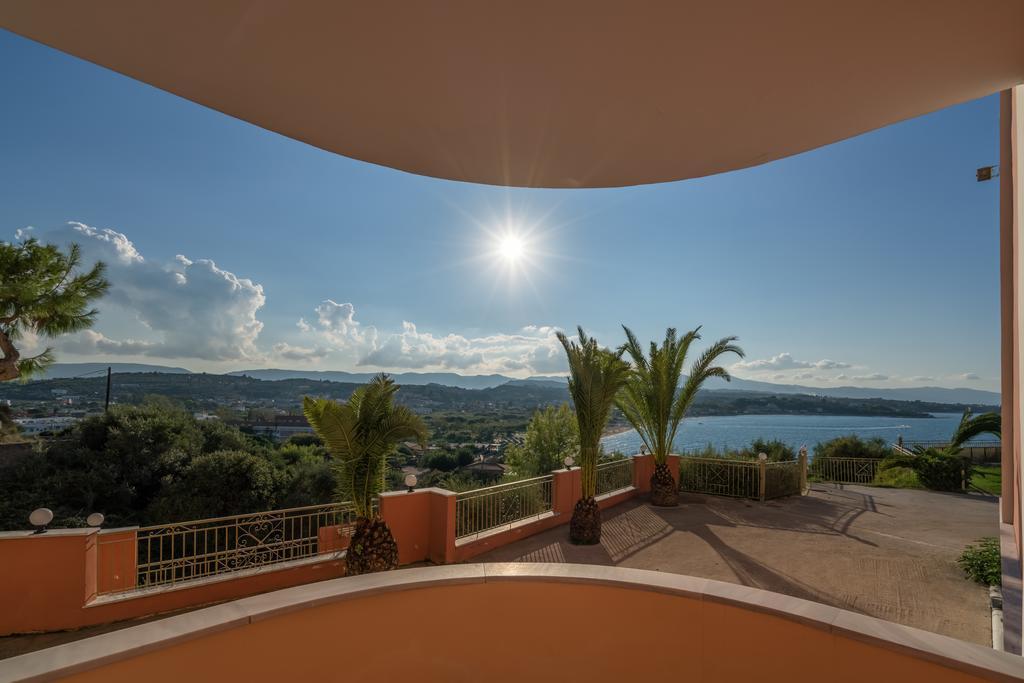 Balcony Hotel