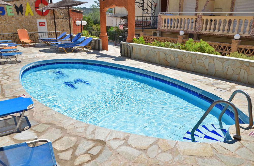 Altura Hotel
