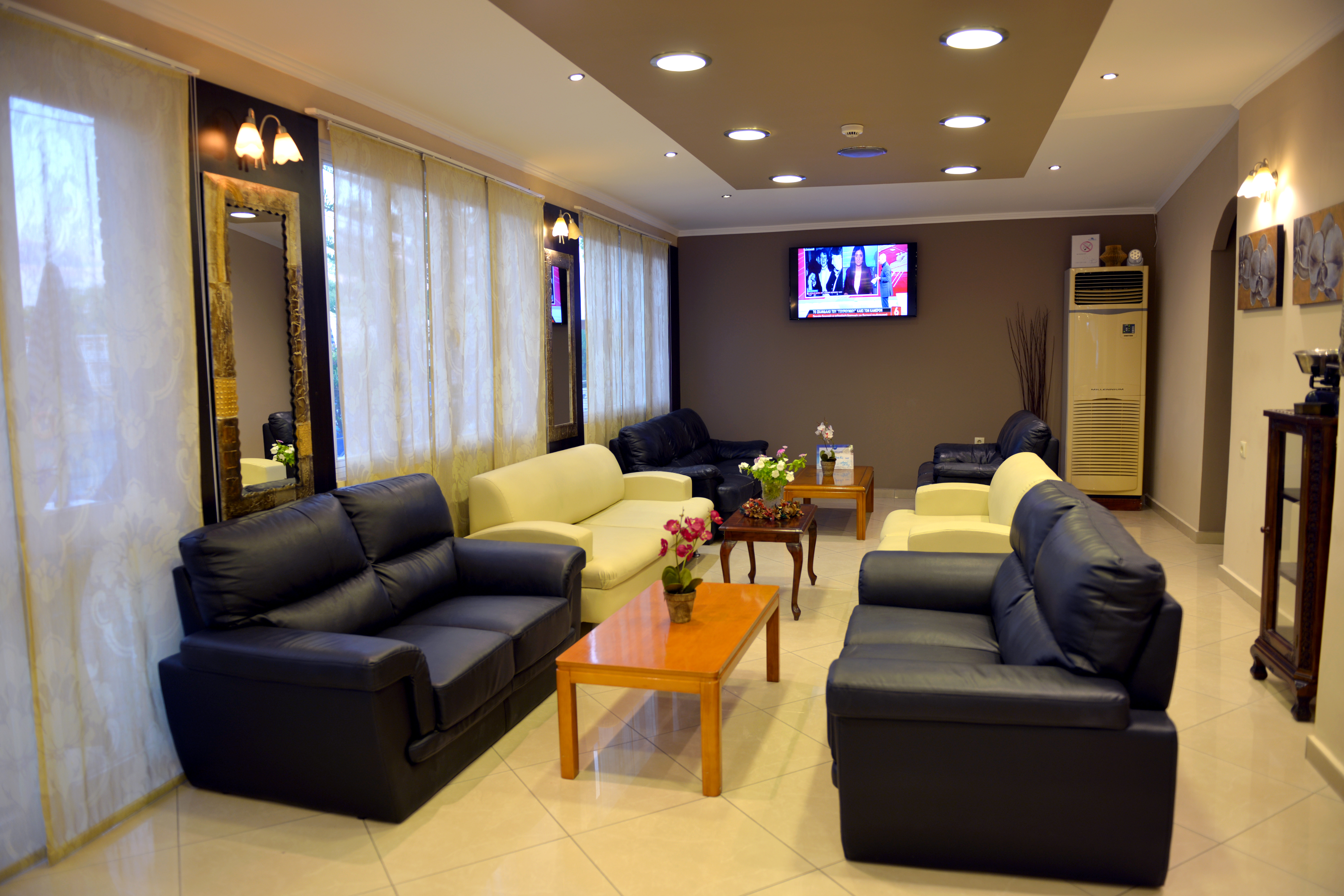 Planos Beach Hotel
