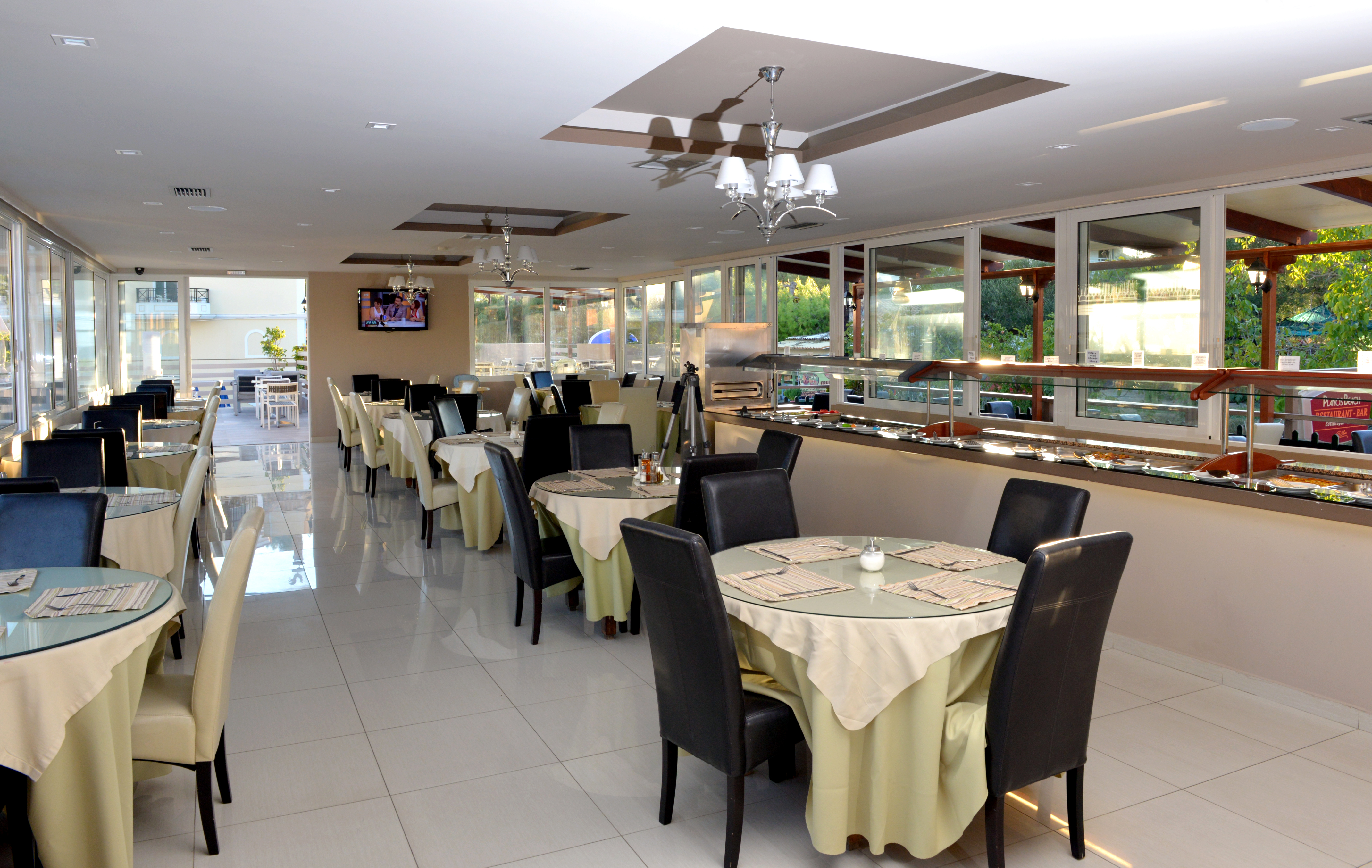 Planos Beach Hotel