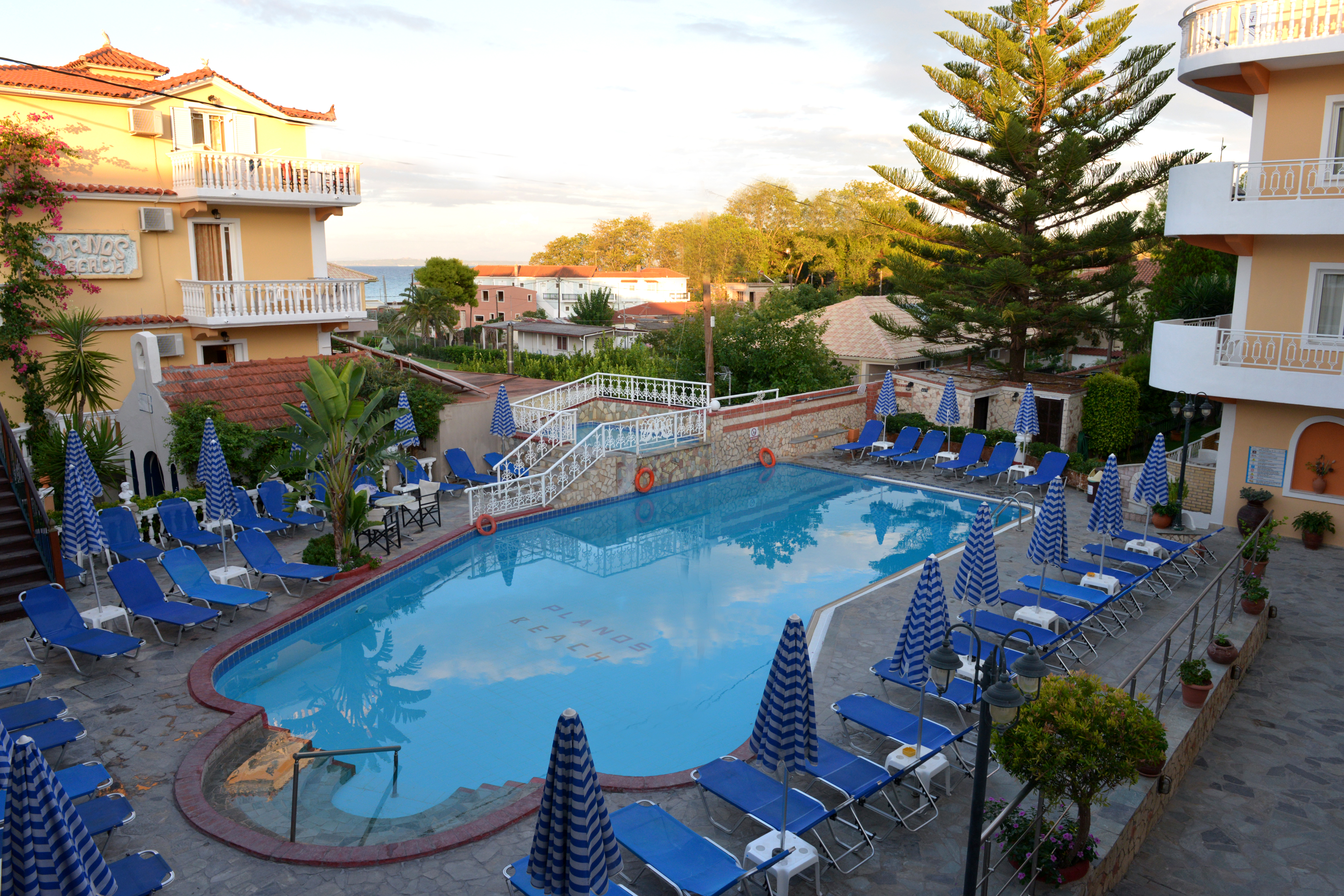 Planos Beach Hotel