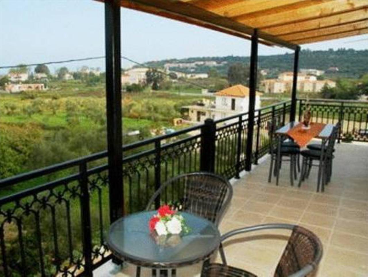 Tsiolis Studios Apartments & Luxury Suites