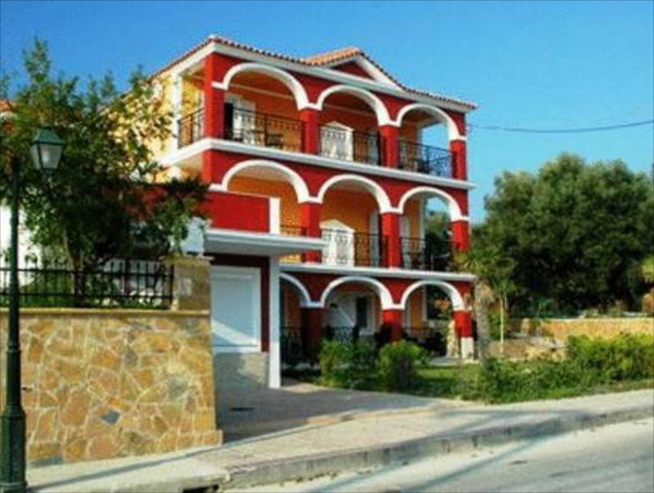 Tsiolis Studios Apartments & Luxury Suites