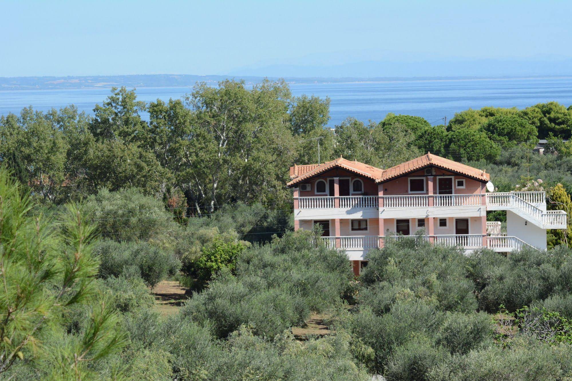 Arazzo Holiday Apartments