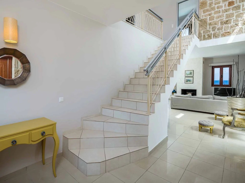 Villa Almyra