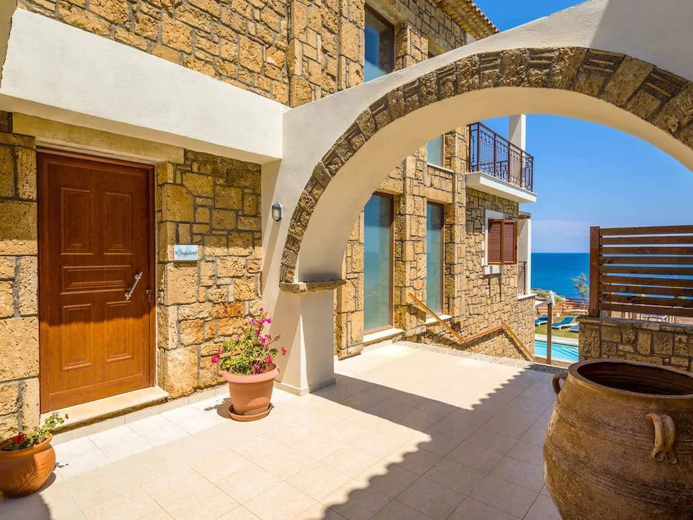 Villa Almyra