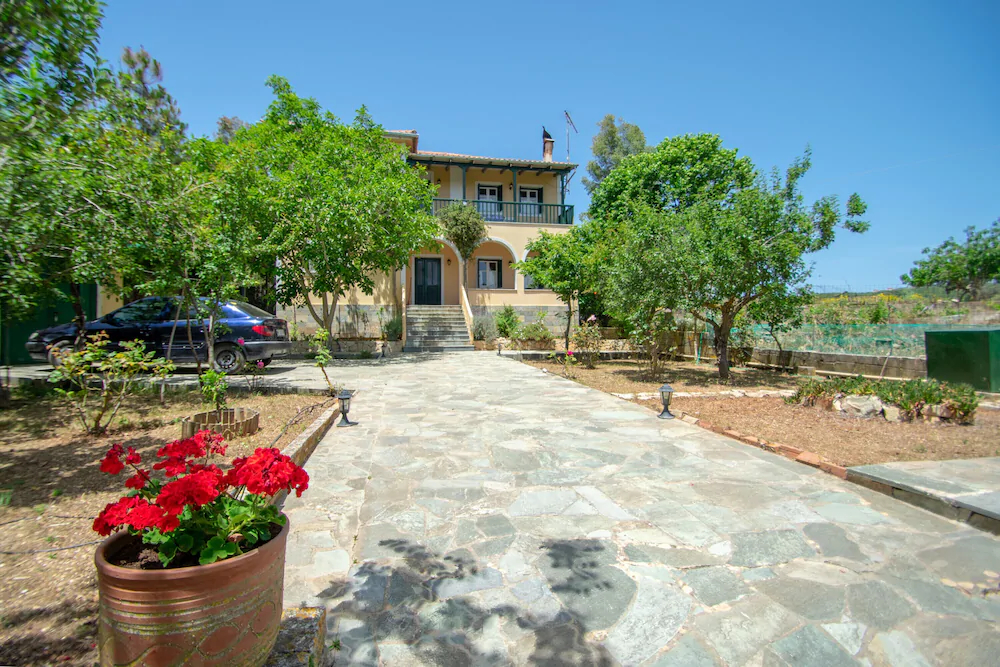 Casa Tsounis