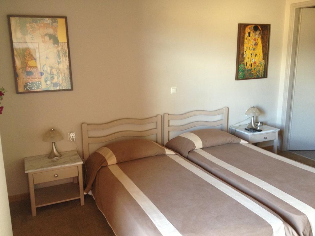 Yria Hotel
