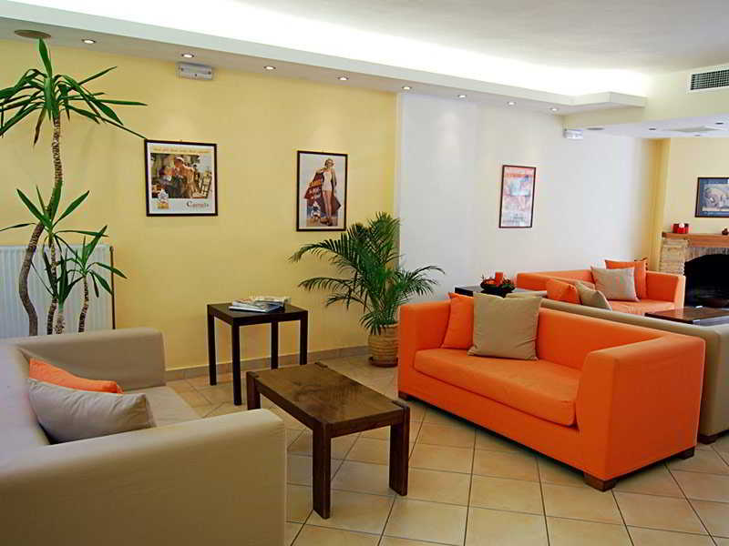 Yria Hotel